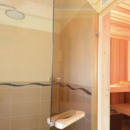4 Bedroom In *