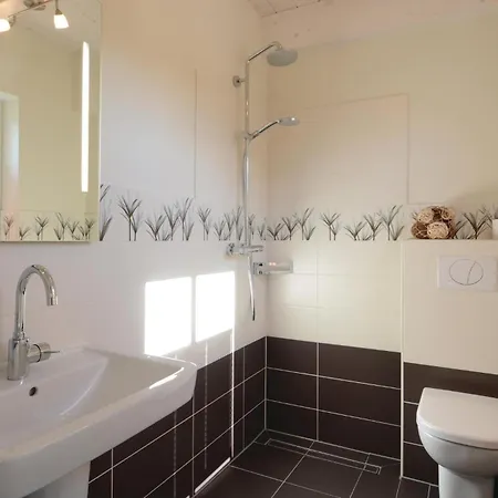 בית נופש 4 Bedroom In