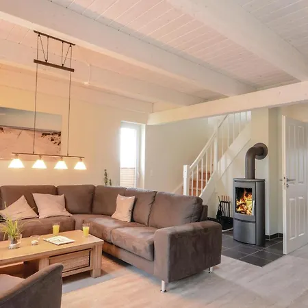 4 Bedroom In בית נופש Dagebüll