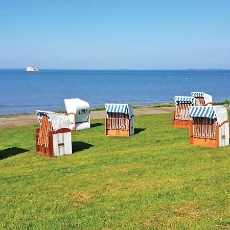 בית נופש 4 Bedroom In *